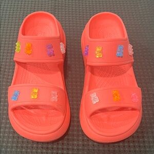 Crocs crush women’s 10 Vibrant Women's Sandals with gummy Bear charms jibbitz